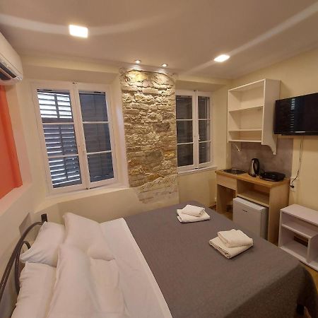 Corfu  Corcyra Microflat In Old Town 아파트 외부 사진